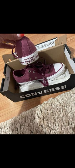 Vând teneși converse 36,5