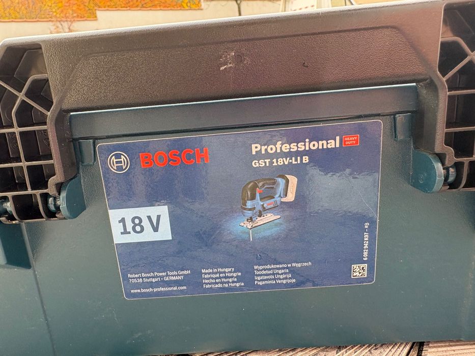 Bosch прободен трион GST 18V-LI B