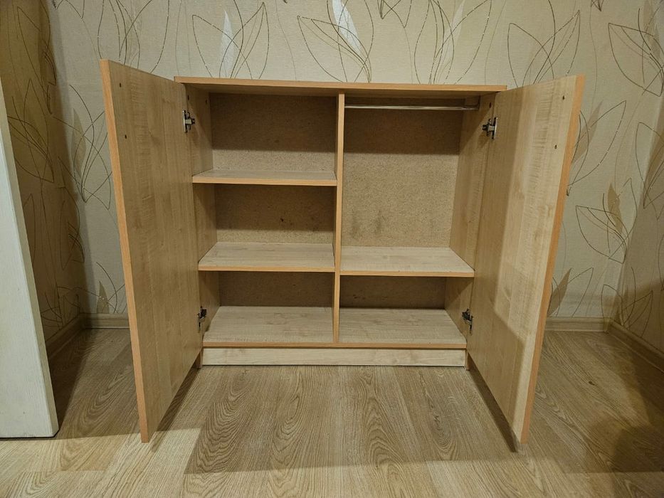 Продам тумбочку (камод)