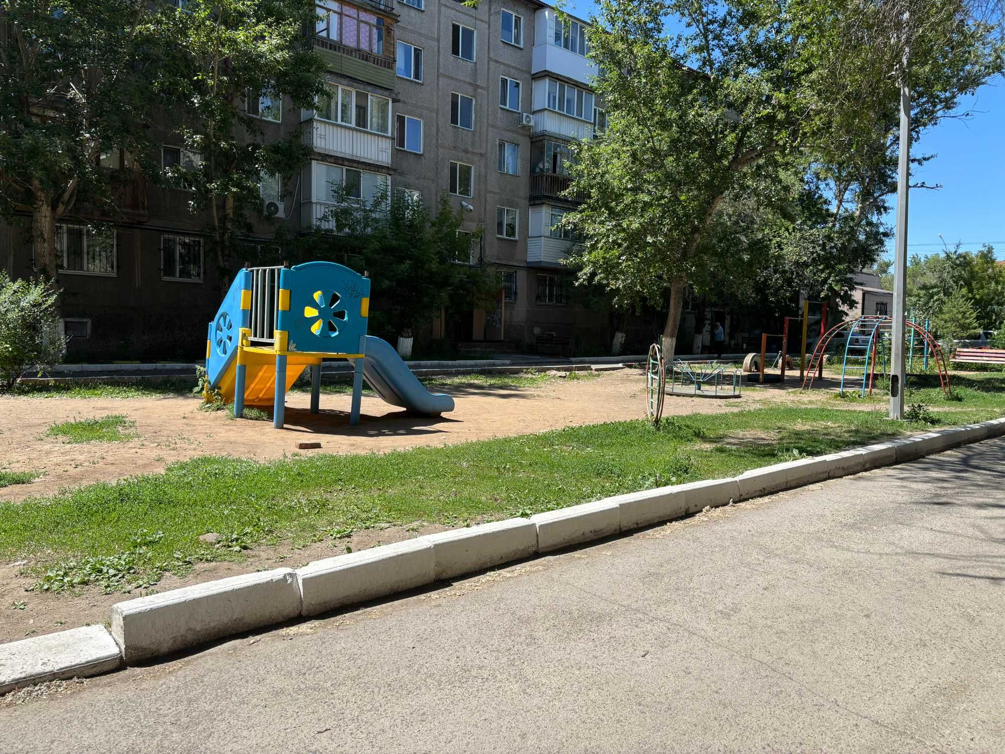 Продам 2х ком.кв центр города пр.Абдирова 34/3 >