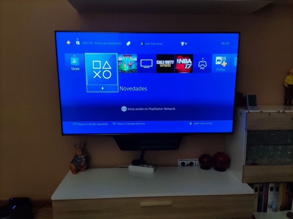 Ps4 Pro 1TB 2 manete