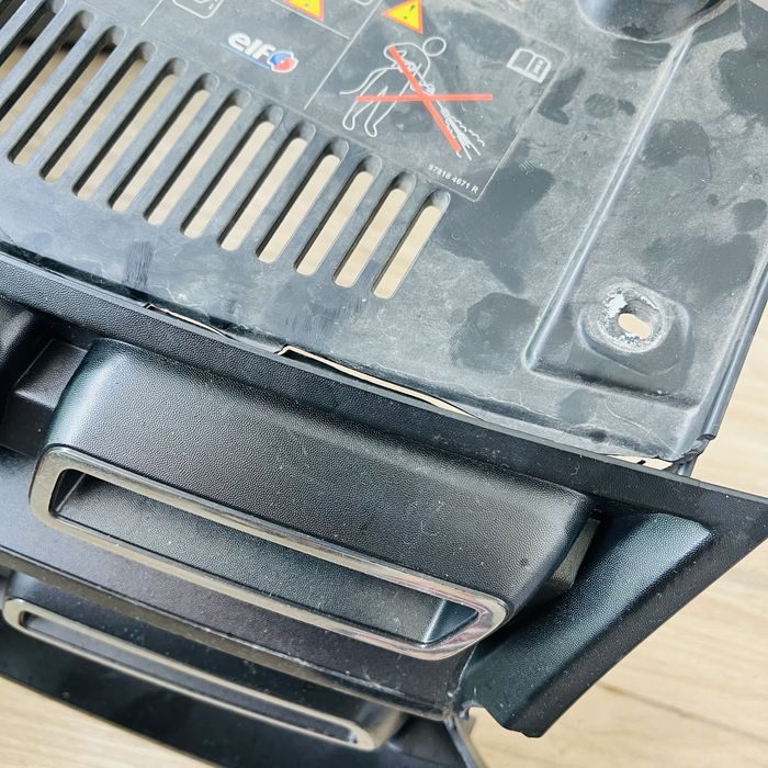 Masca intre faruri dacia sandero 2 facelift