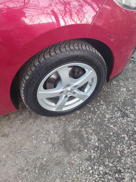 Vând Jante plus cauciucuri