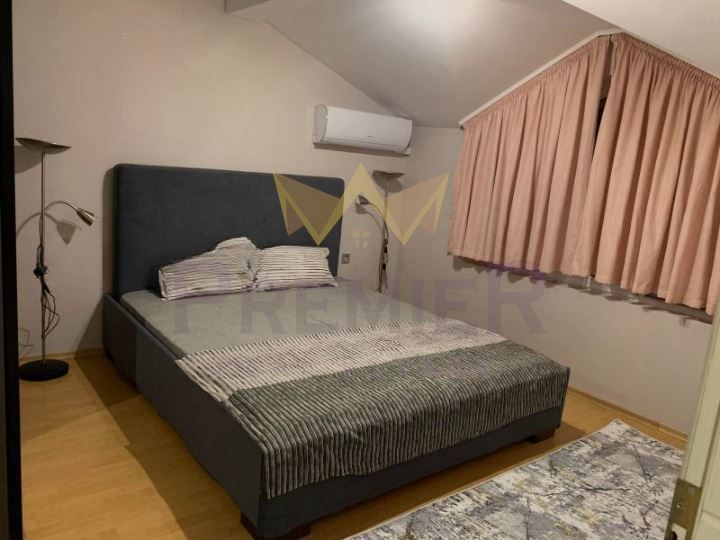 Тристаен апартамент + Паркомясто, Кабелна Тв, Интернет и входни такси