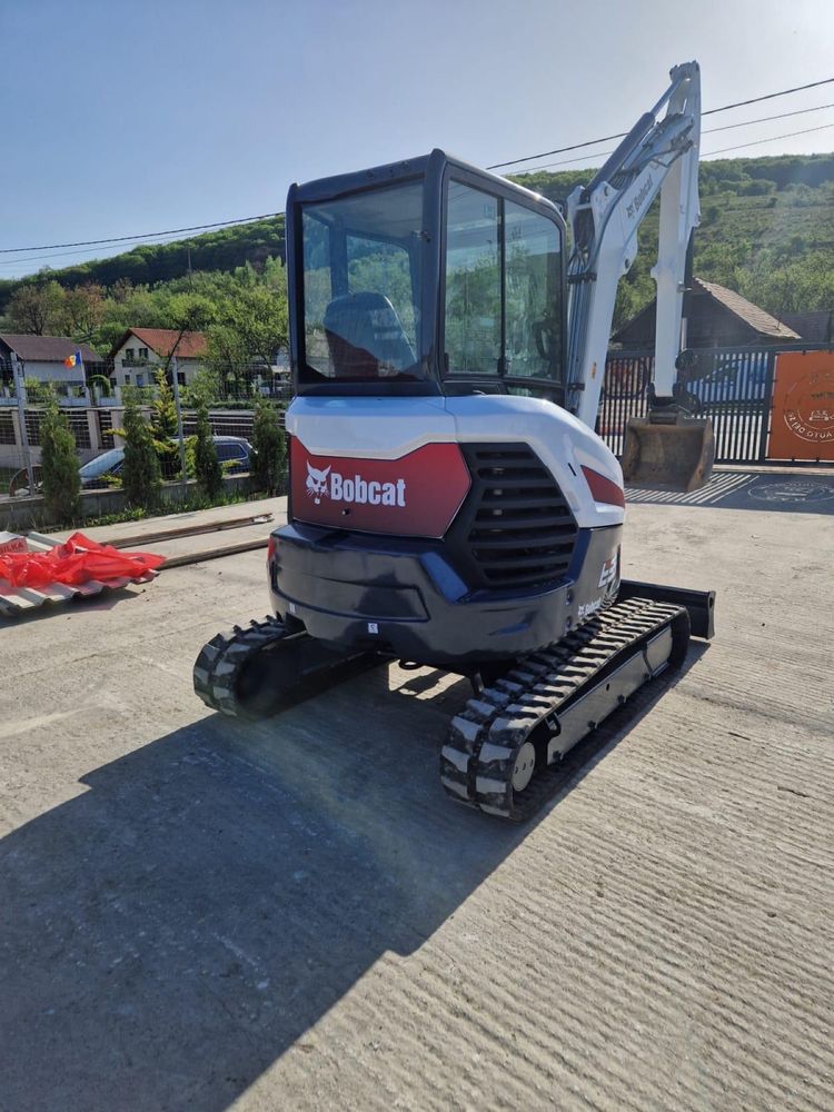 Vand miniexcavator bobcat E35 an 2020 3500kg