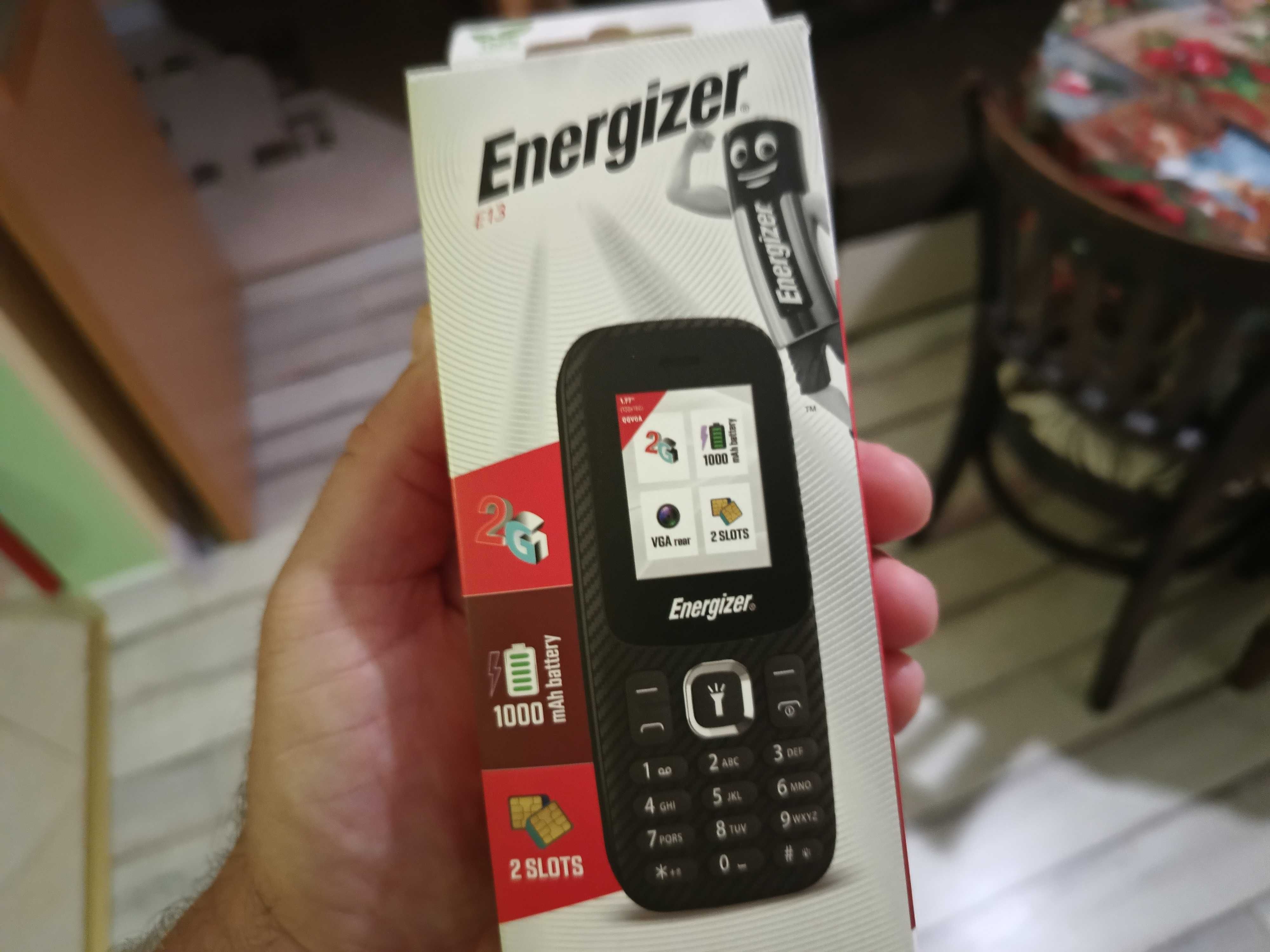 Продавам чисто нов телефон с гаранция ENERGIZER