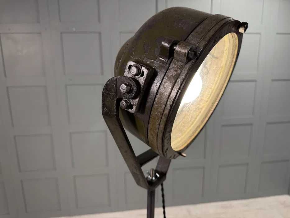 Лампион в индустриален стил - фар от танк Р398-Д