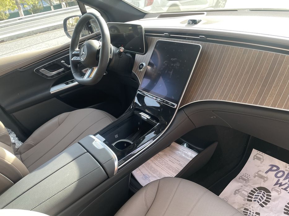 Mersades Bens EQE 500 SUV 4 Matic