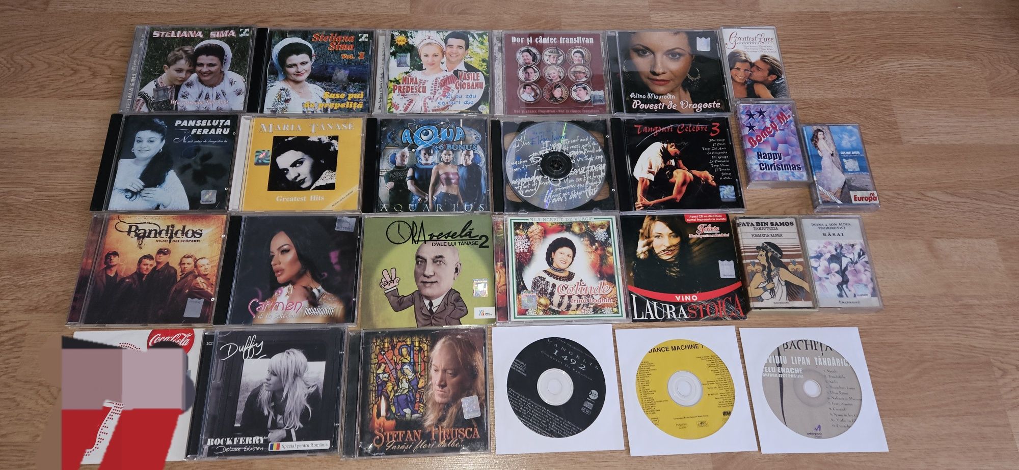 Cd-uri si casete diverse ; populara, povesti,  dance, colinde,  etc