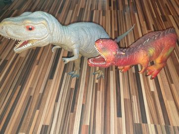 2бр. гумени динозаври