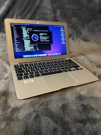 laptopuri MACBOOK air, pro , complete