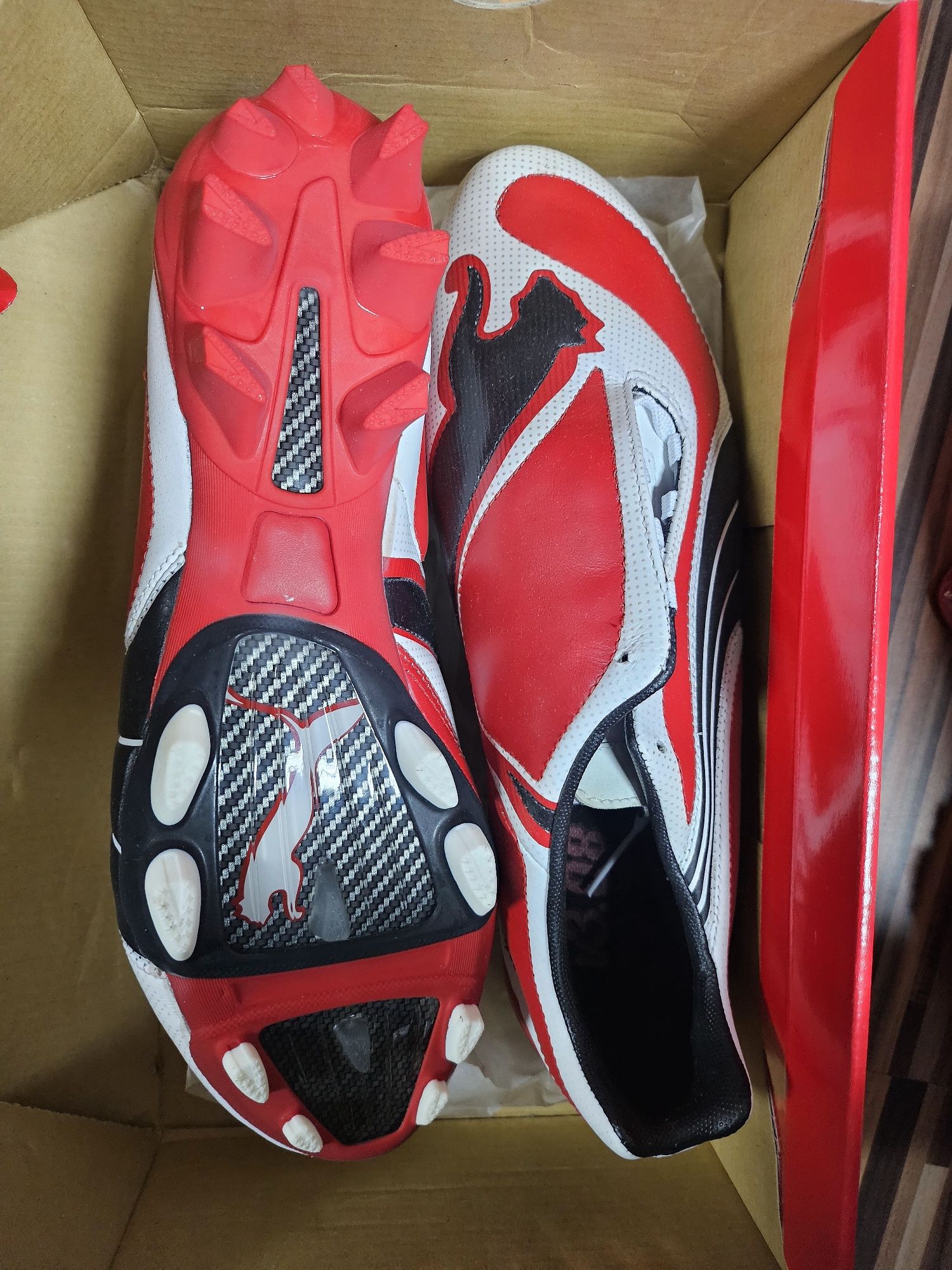 Нови бутони Puma от затворен спортен магазин 44 номер