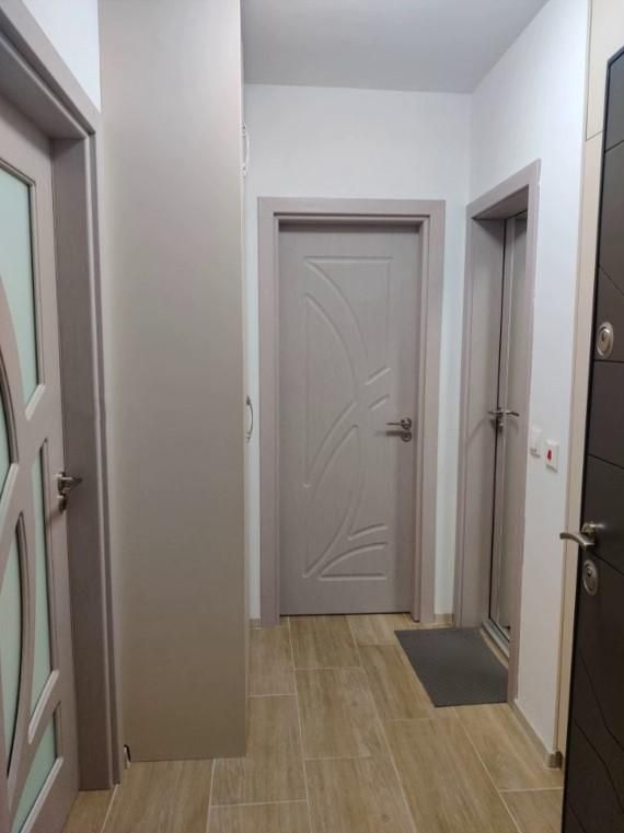Дава се под наем Двустаен апартамент в София, Левски В - 60 кв.м за 550 € - Снимка #2
