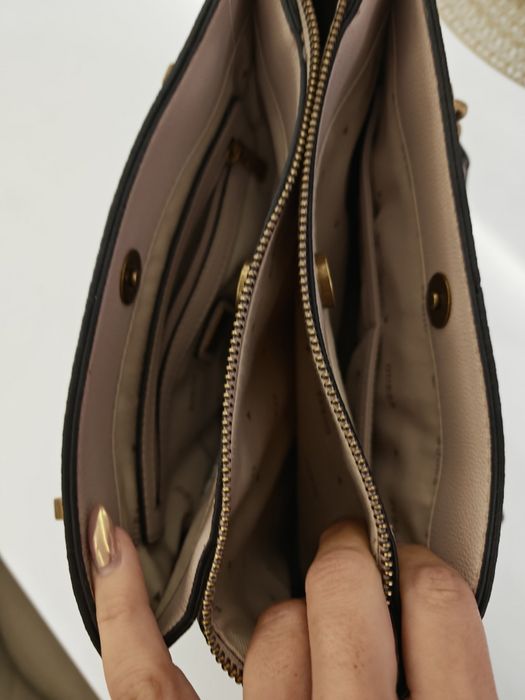 Дамска чанта бежова guess