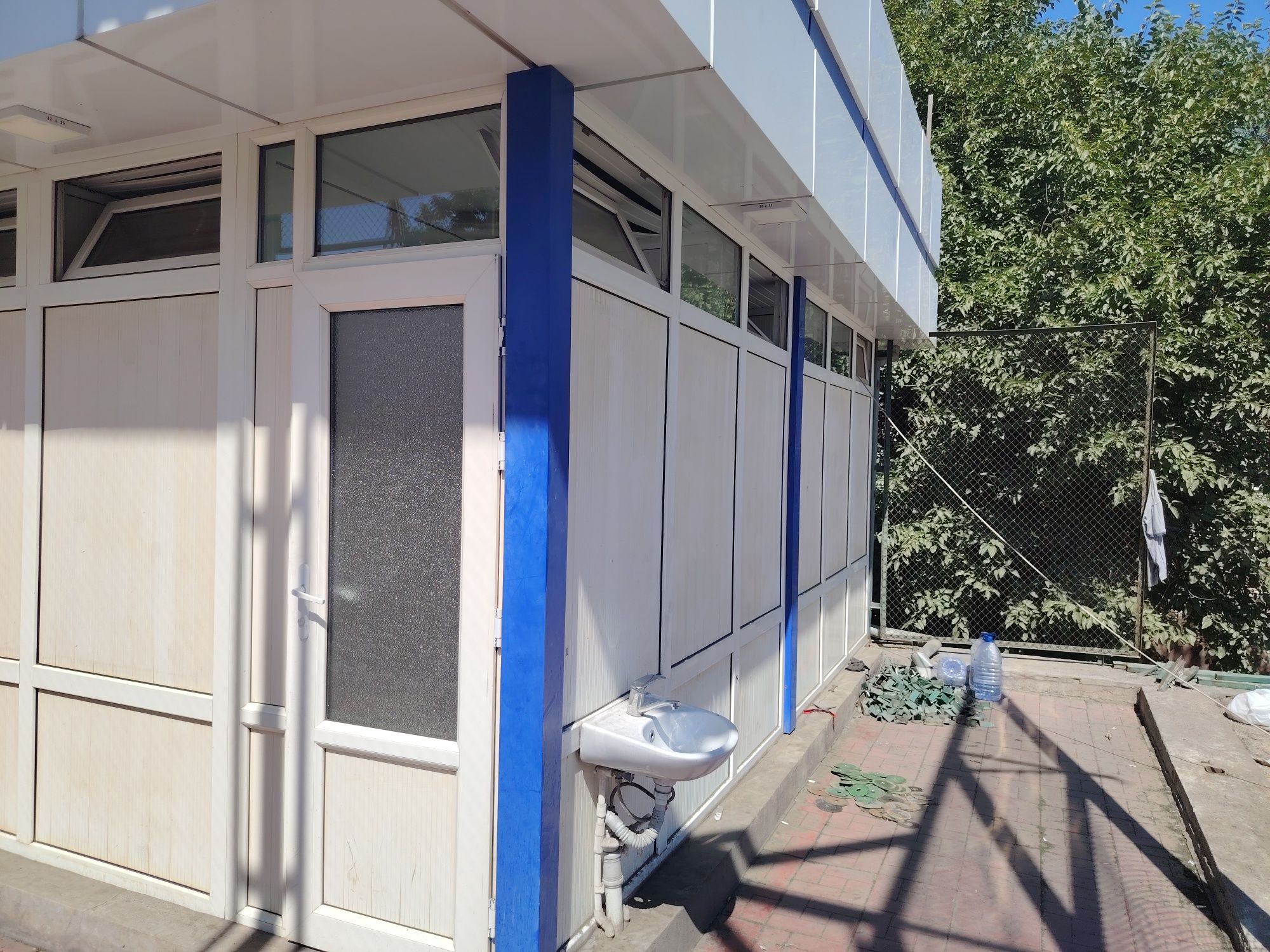 Продаётся большая  мобильная бутка