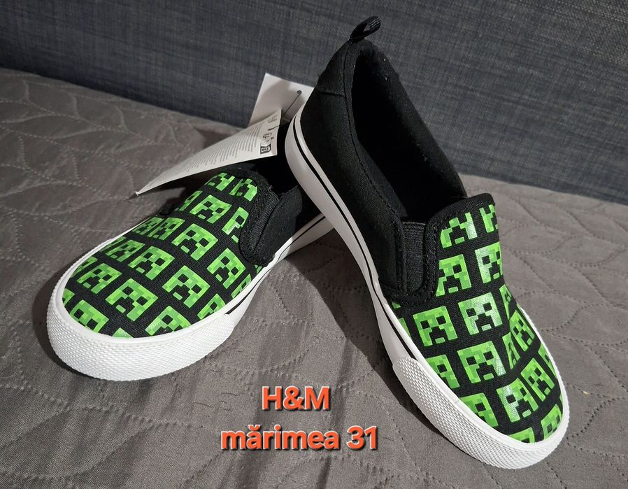 Tenesi H&M noi cu eticheta