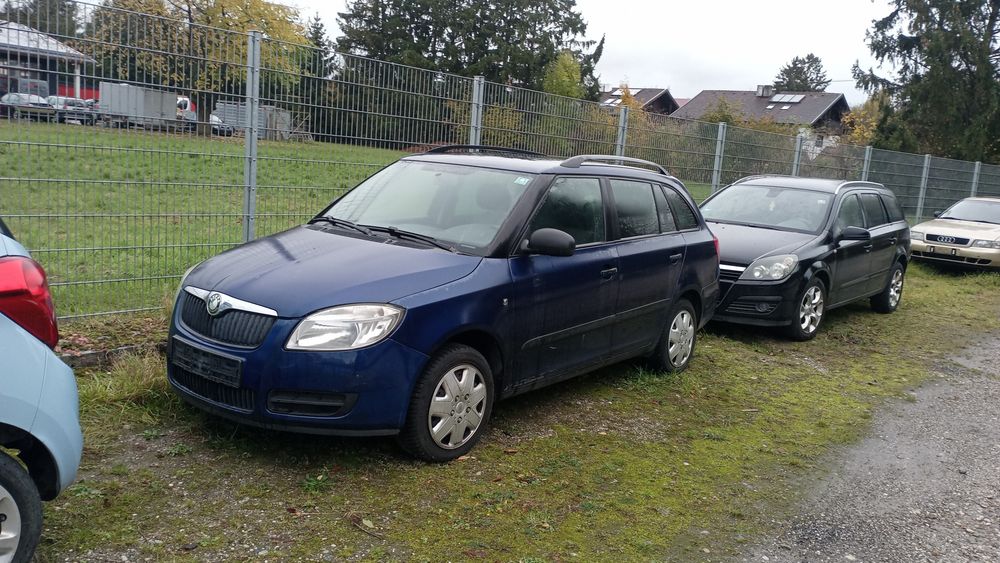 Skoda Fabia 12 benzina pe lanț km reali klima