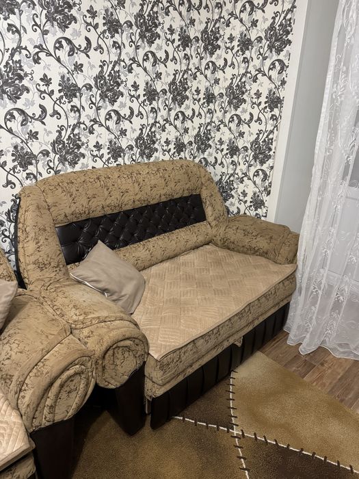 Продается диван в хорошем состоянии