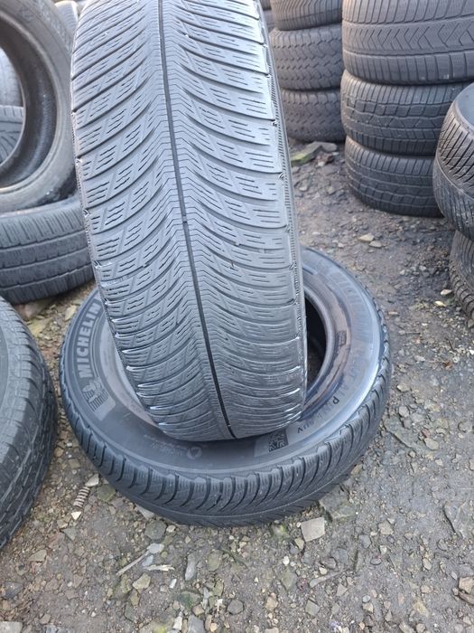 Vand 2 anvelope 235 60 18 michelin de iarna bune dot 2022