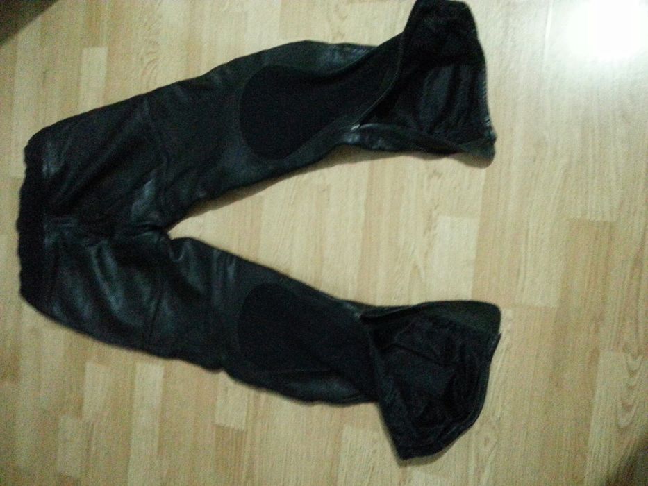 Pantaloni motociclist piele cu protectie