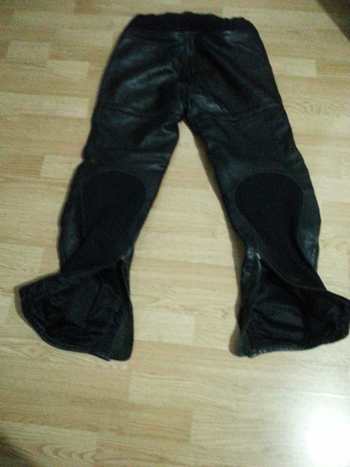 Pantaloni motociclist piele cu protectie