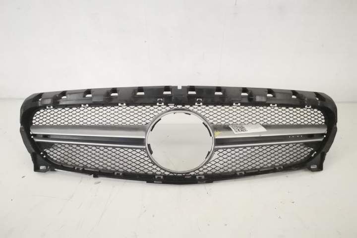 Grila Centrala Radiator Originala In Stare Buna Mercedes-Benz  CLA-Cla