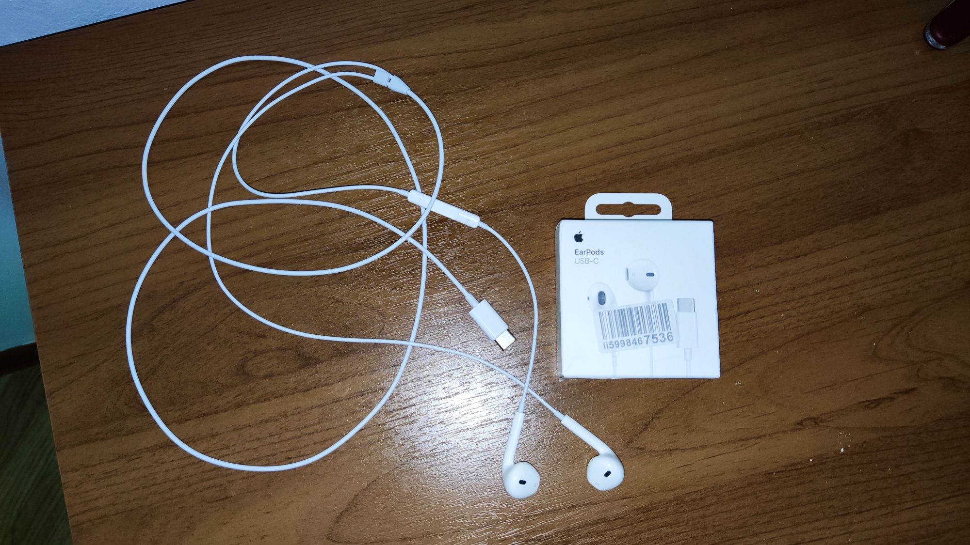 Apple Earpods только в руки