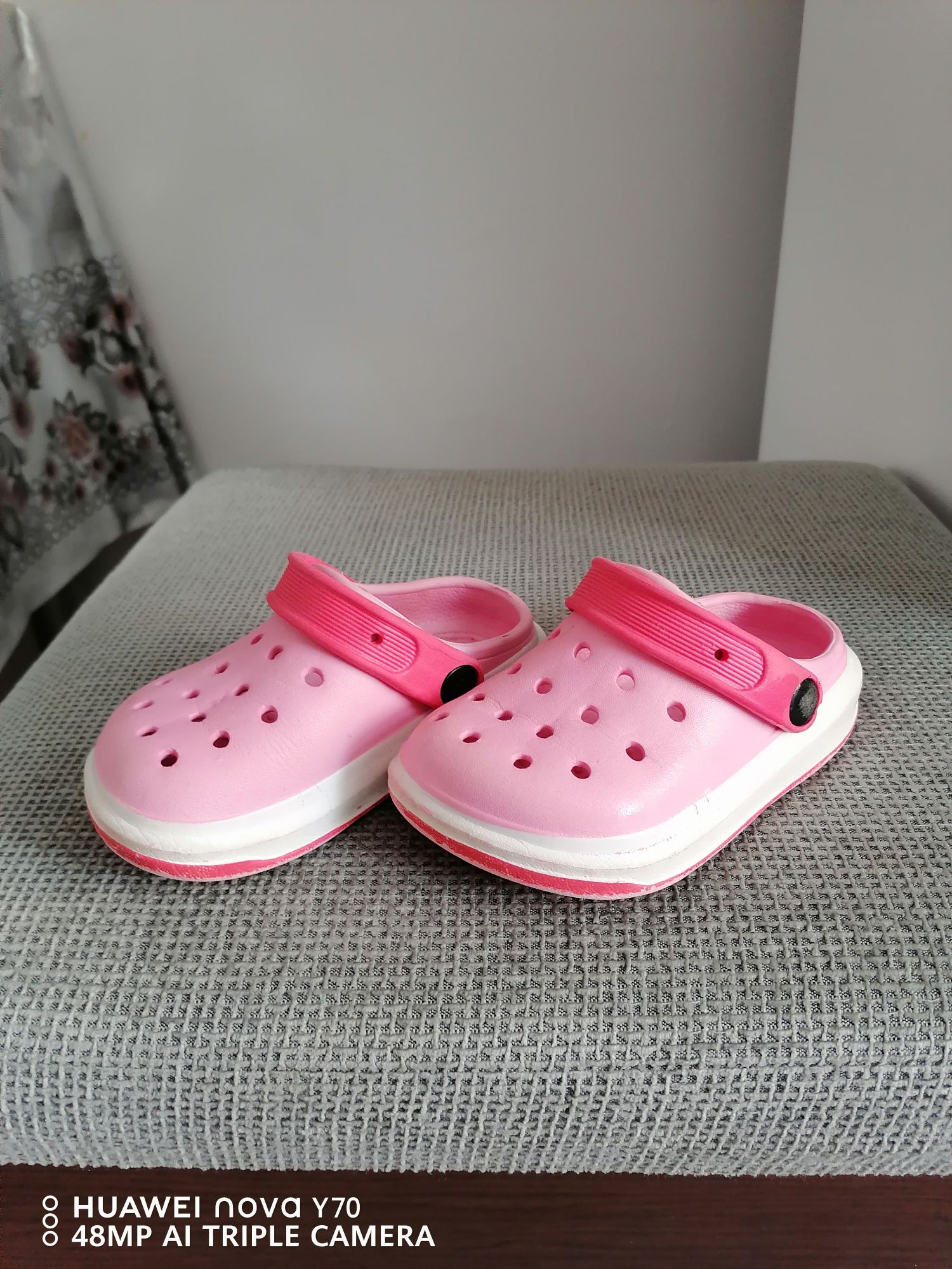 Papuci gen Crocs