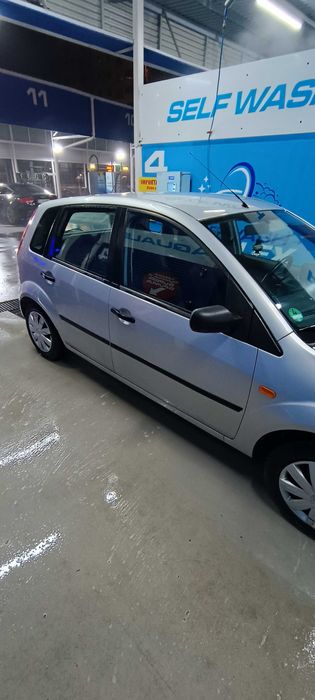 Vând un Ford Fiesta mk 5 1.4 benzină