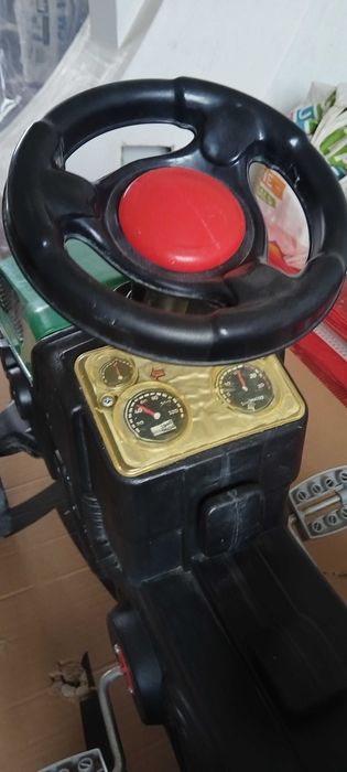 Детски трактор с педали
