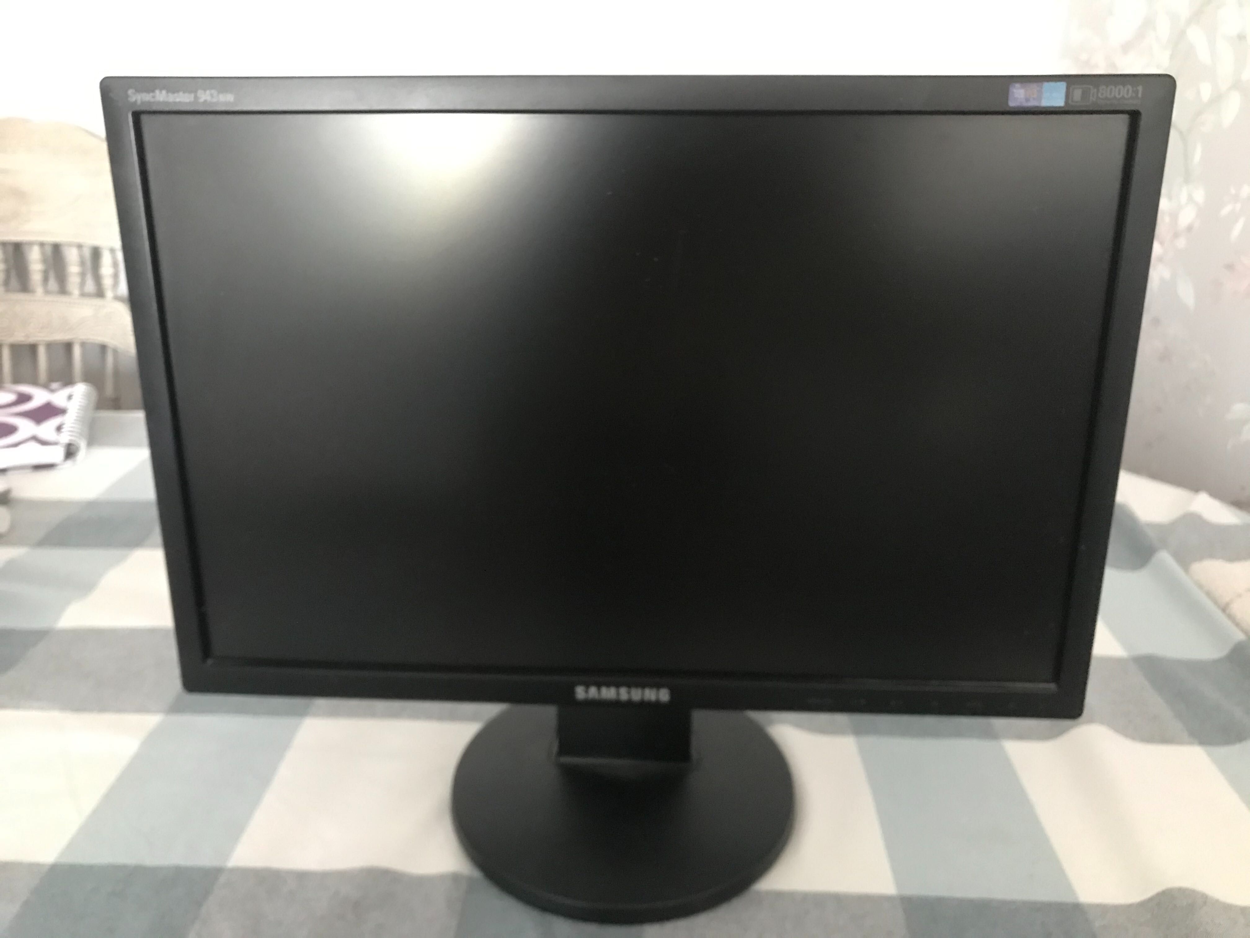 Монитор Samsung 943NW