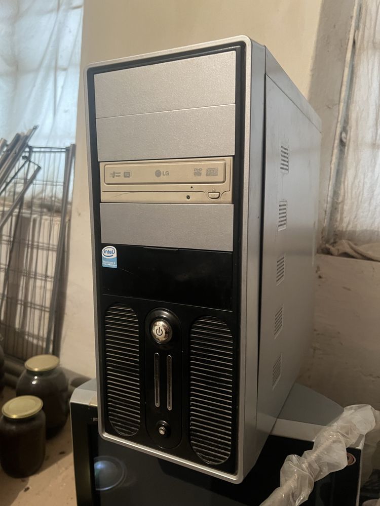 LG Flatron ez T730PH — CRT-монитор 17″.
