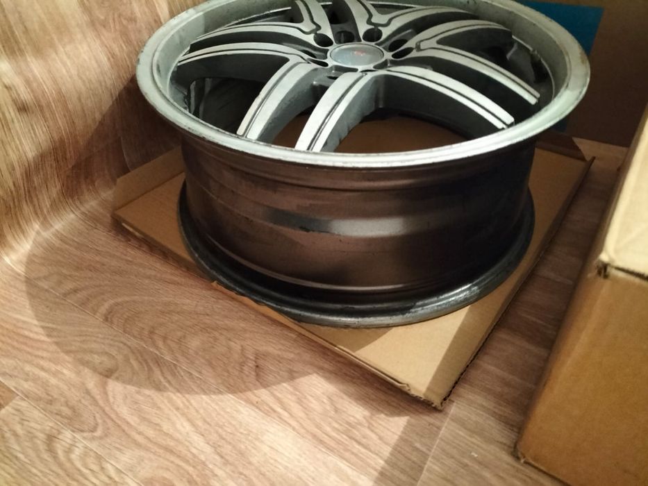 Продаю б/у Диски Voxx R17