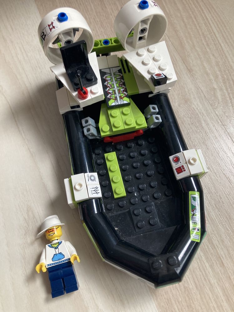 Barca Lego Verde + omulet