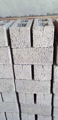 Шлакоблоки (бетонные блоки)
