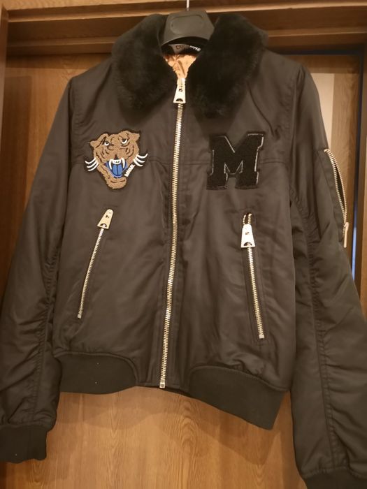 Дамско спортно яке, ново без етикет, купено от Испания.