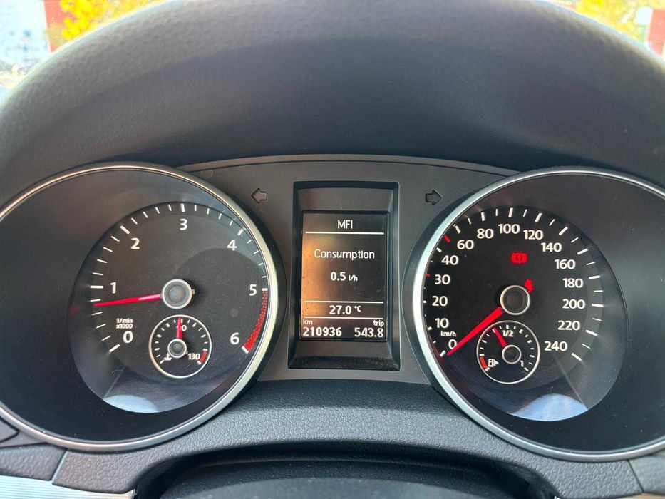 VW Golf 6 – 1.6 TDI, Euro 5, dublu climatronic, Navi, Carplay