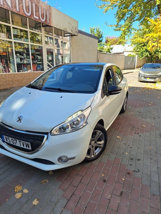 Peugeot 208.  1.4 tdi