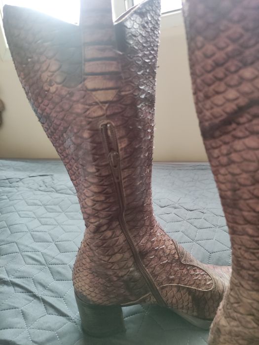 Дамски ботуши змийска кожа