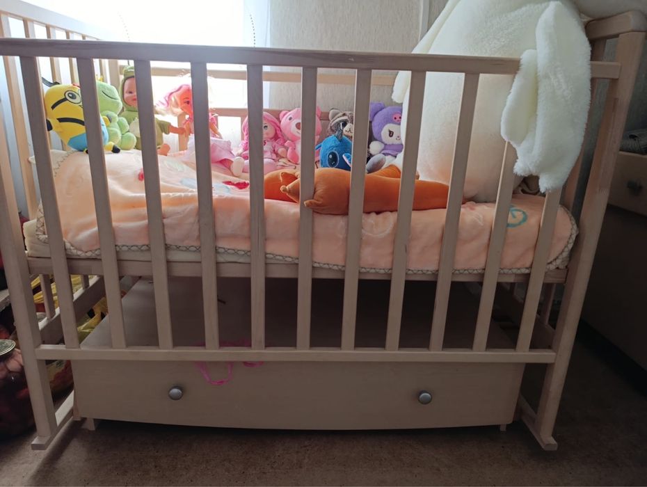 Детская кроватка