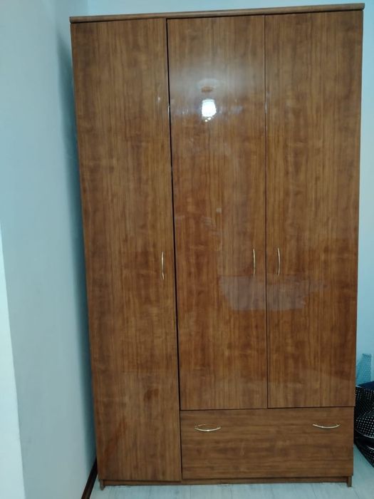 Срочно Продам шифоньер в отличном качестве
