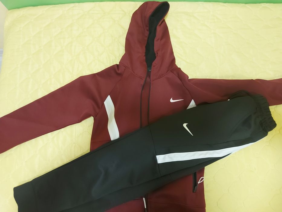 Детски спортни екипи NIKE