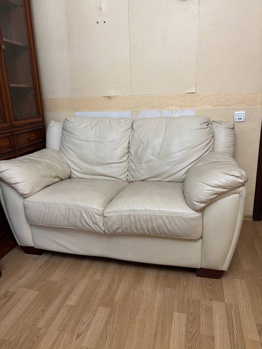 Диван двухместный