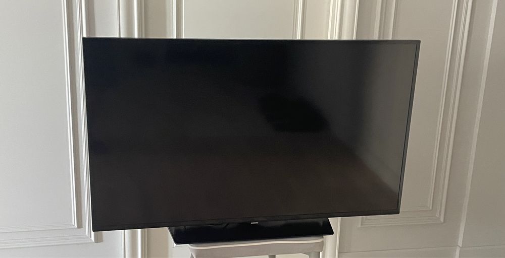 Телевизор Samsung Led черный