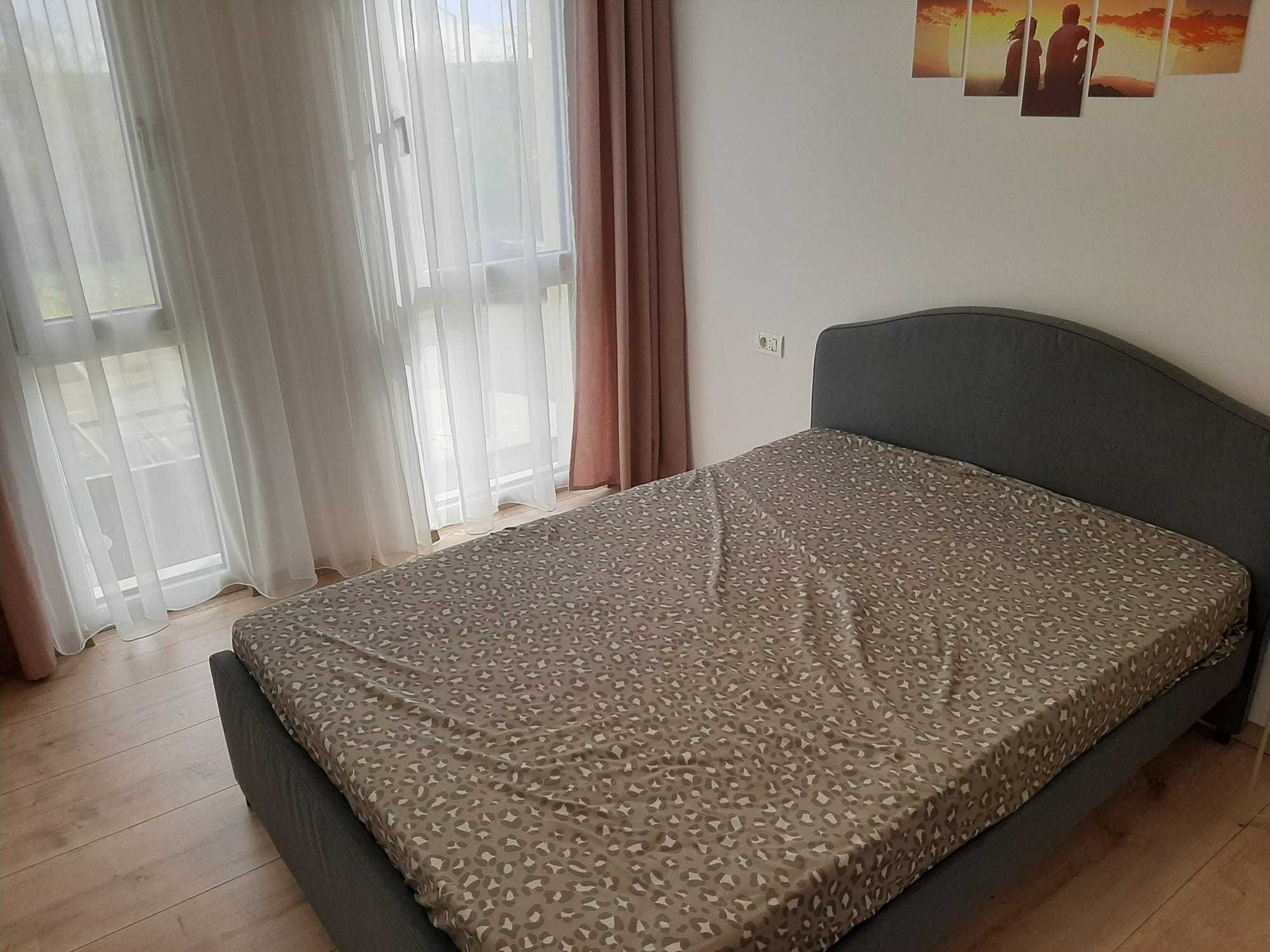 Dau in chirie apartament 2 camere, cu loc de parcare in West Residence