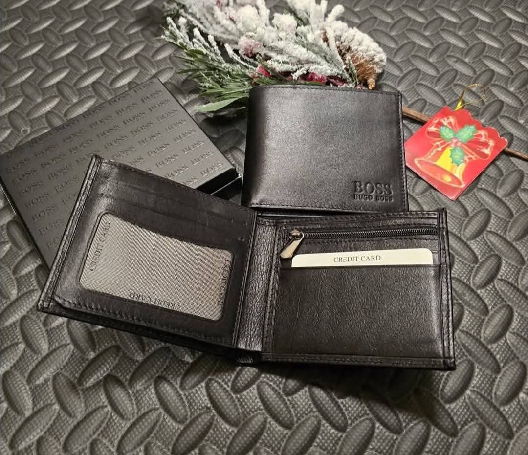 Мъжки портфейли Boss и Armani  естествена кожа,няколко модела - 40 лв.