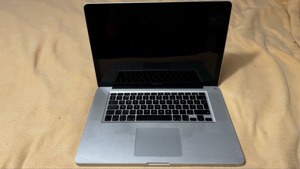 Apple MacBook pro 2011 A1286