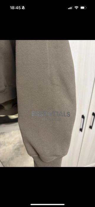 vand hanorac essentials