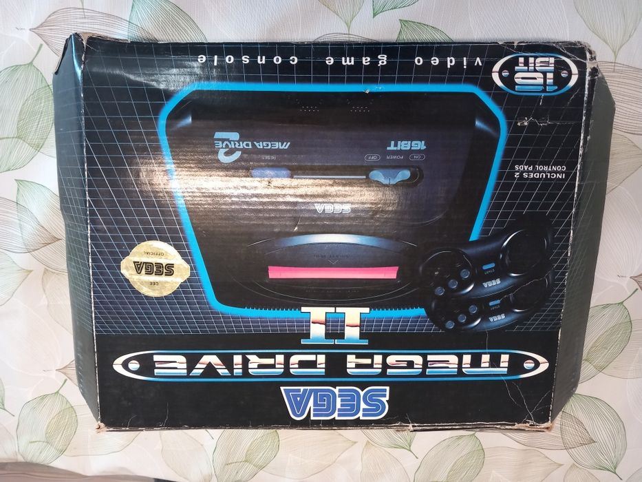 Продавам SEGA MEGA DRIVE 2  с 1 джойстик  и дискети