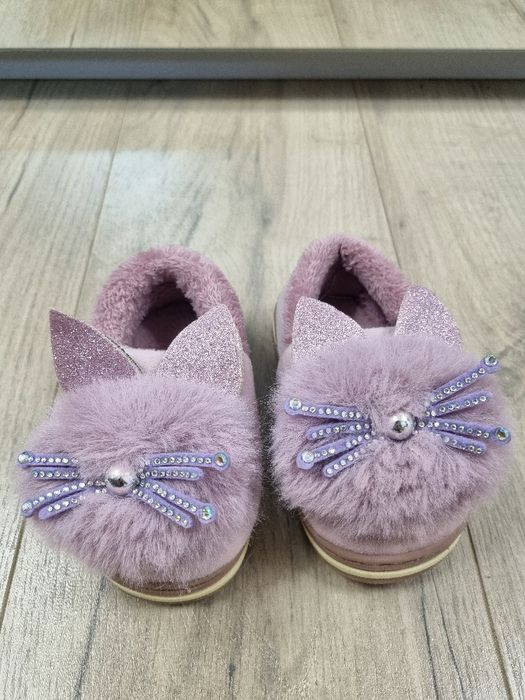 Botoșei de fetițe foarte pufoși